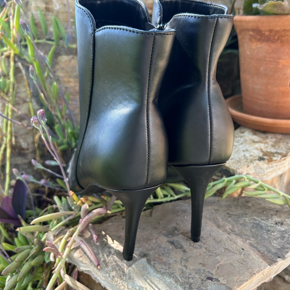 Nine West Black Vegan Leather Pointy Ankle Boots NWT Size 10 M - Picture 4 of 8